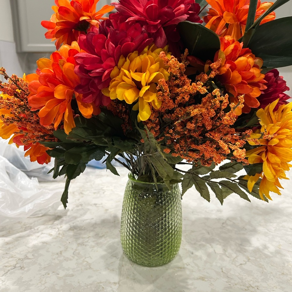Contemporary pineapple vase Sage Green flower Glass Accent base grip texture